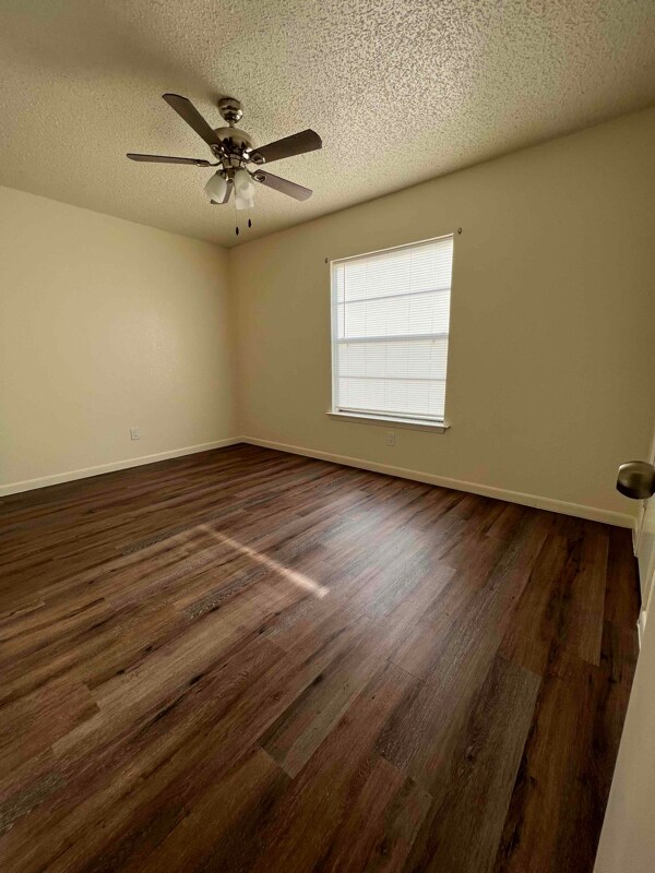 Foto del edificio - 1702 Kirk Ave