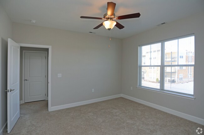 Master bedroom facing the door - 340 Continental Cir