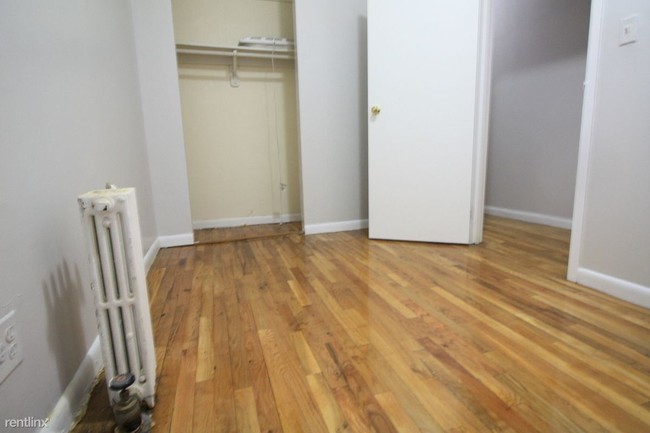 Building Photo - 74 W 108th St