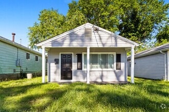 Building Photo - 113 Maplewood St