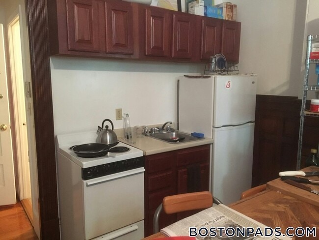 Building Photo - 1077 Beacon St