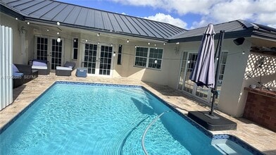 Building Photo - 11320 SW 145th Ave