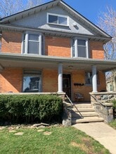 Building Photo - 123 College Pl