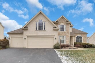 Building Photo - 3796 Village Club Dr