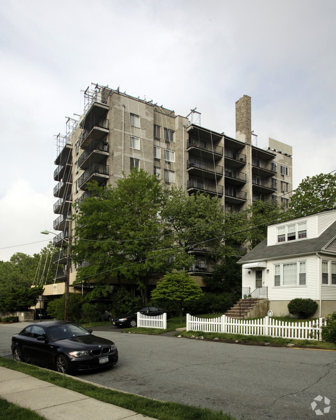 Building Photo - Imperial House Apartments