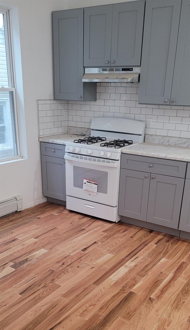 Building Photo - 500 Hawthorne Ave