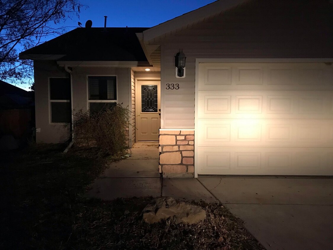 Primary Photo - Charming Cedar City 3 Bedroom Home