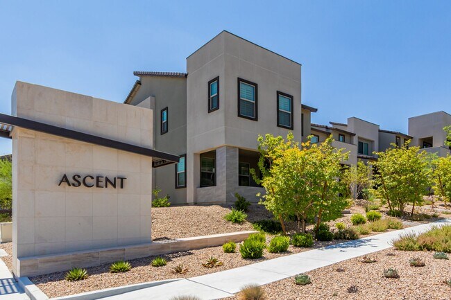 Foto del edificio - Charming 2 story townhome with 2 car garag...
