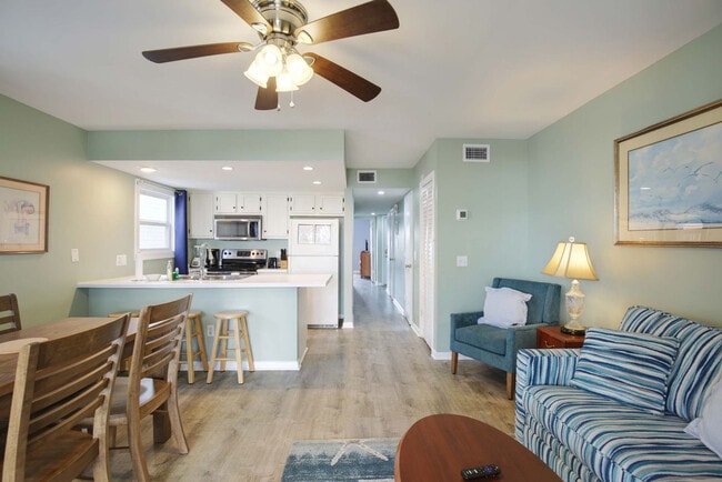 Building Photo - 608 Carolina Beach Ave S