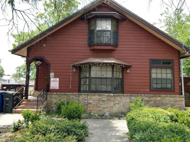 Building Photo - 2614 Monterey St
