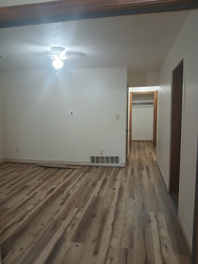 Foto del edificio - 610 W 7th St