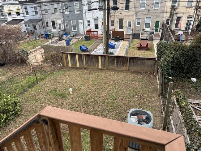 Foto del edificio - 414 S Augusta Ave