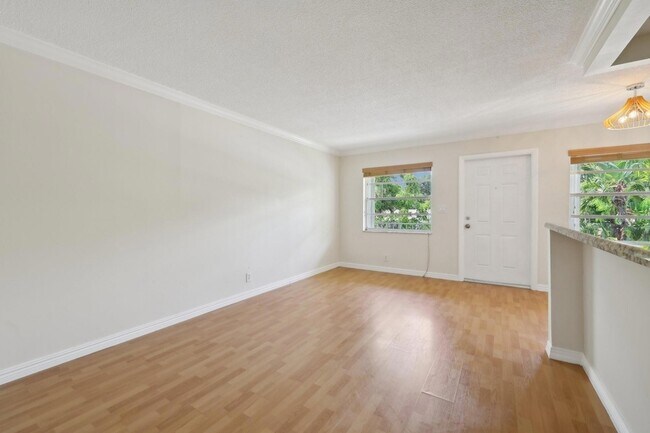 Foto del edificio - 1125 NE 16th Pl