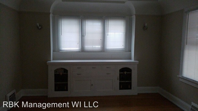 Building Photo - 3 br, 1.5 bath House - 5523 N 38th Street
