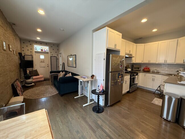 Foto del edificio - 2354 N Elston Ave