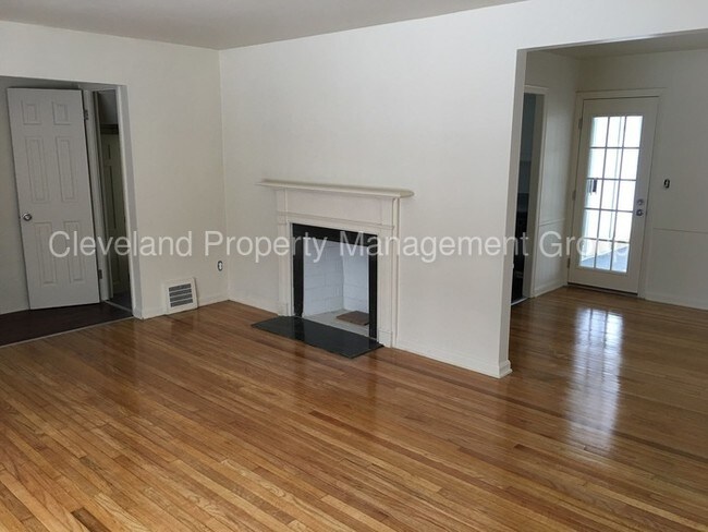 Building Photo - 16402 Stockbridge Ave