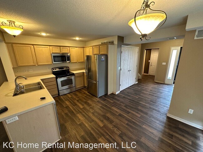 Foto del edificio - 3 br, 2.5 bath House - 8027 N. Lawn Ave.