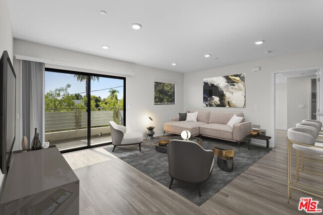 Foto del edificio - 5030 Rosewood Ave