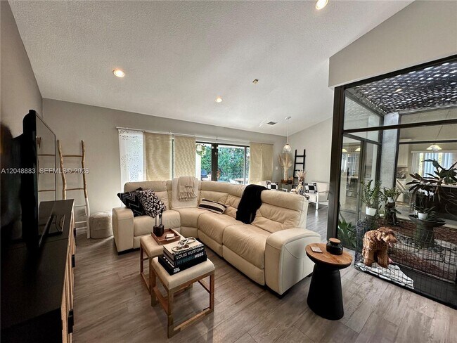 Foto del edificio - 9013 SW 102nd Pl