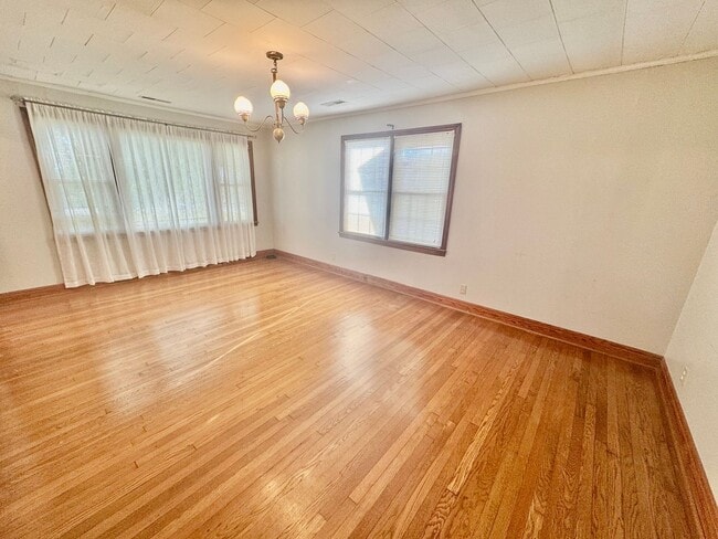 Foto del edificio - Farm House! Great Location....25 minutes from Huntsville!