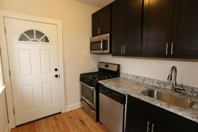 Foto del edificio - 4127 N Ashland Ave