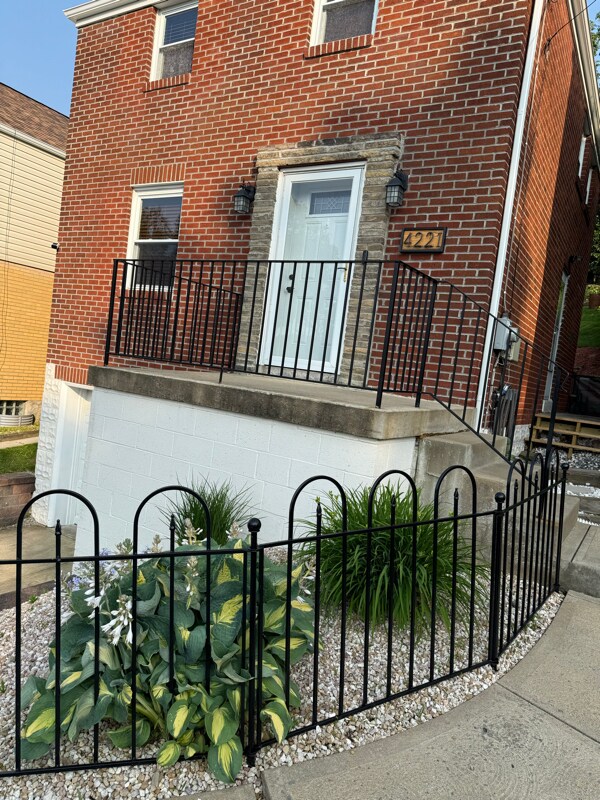 Foto del edificio - 4221 Tuxey Ave