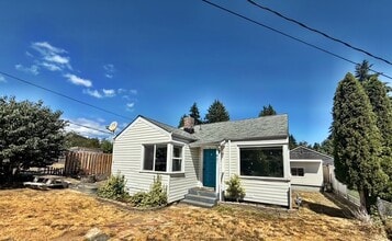 Building Photo - 821 S Summit Ave