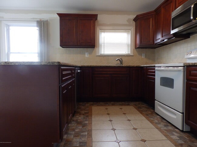 Building Photo - 25 Hyannis St