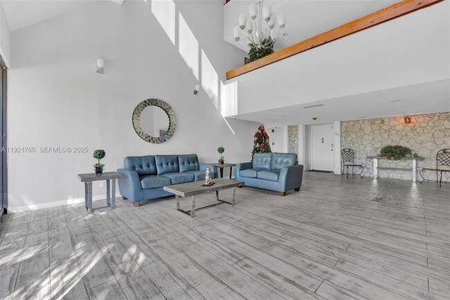 Foto del edificio - 230 Lakeview Dr