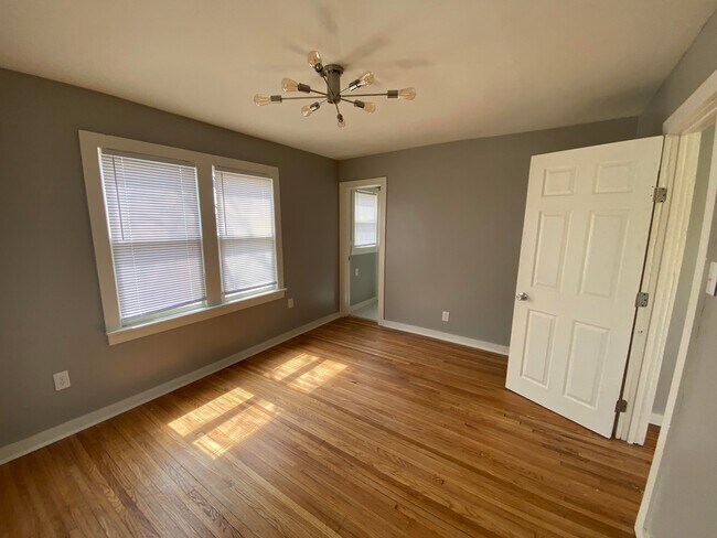Foto del edificio - 1623 E Archer St