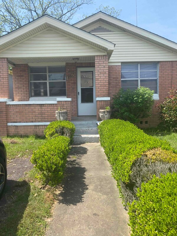 127 Fell St, Savannah, GA 31415 House Rental in Savannah, GA