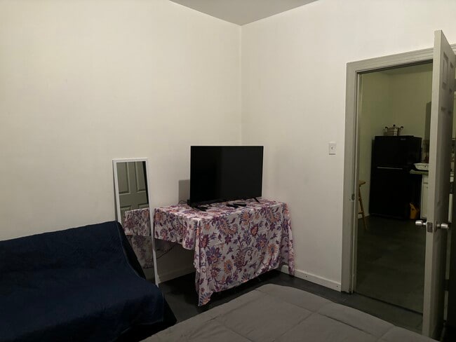 Foto del edificio - 4328 Frankford Ave