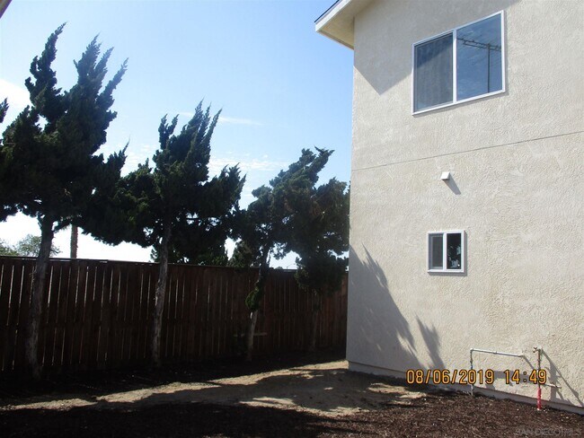 Building Photo - 5448 Mary Ln Dr