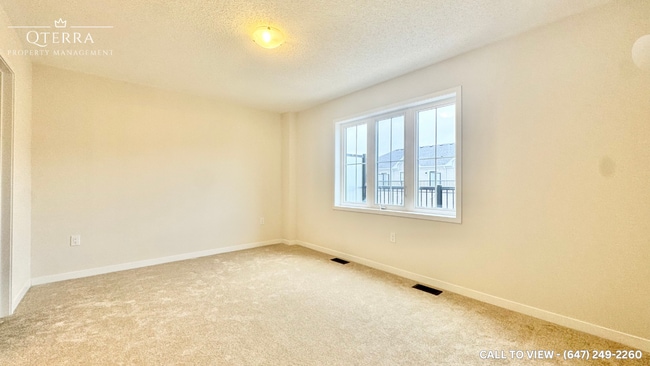 Photo du bâtiment - 43 Kingbird Cmn