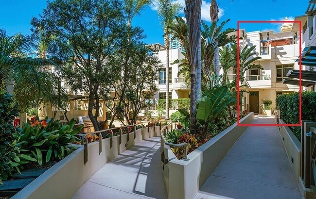 Área de entrada de la unidad en el quinto piso - 700 W E St