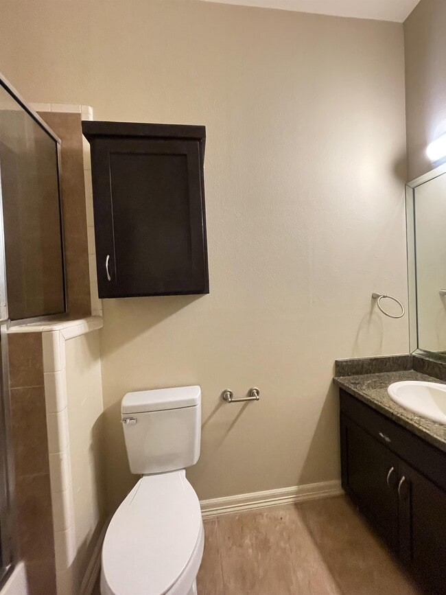 Building Photo - 2815 Mimosa St