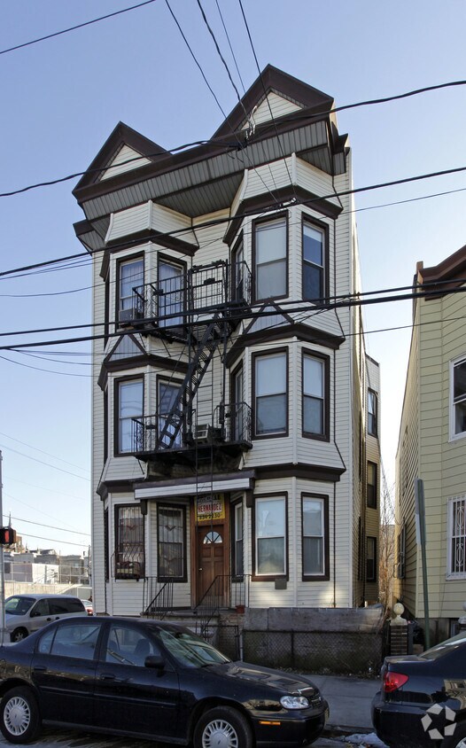 Primary Photo - 901 17th St