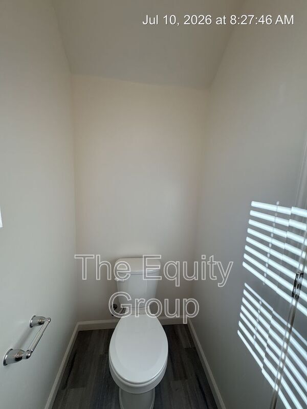 Building Photo - 723 S Pinkham St