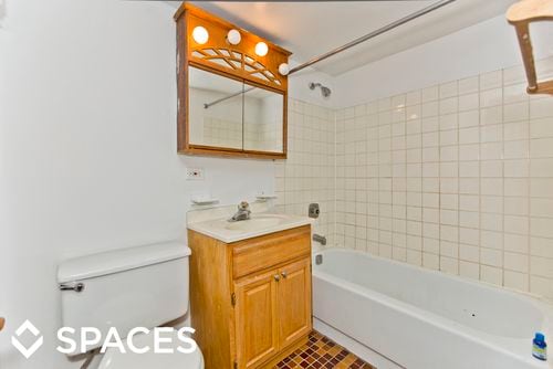 Building Photo - 3024 N Halsted St