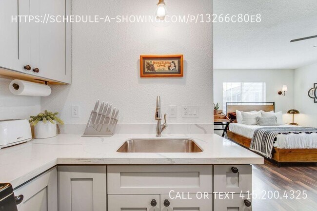 Building Photo - Beautiful Studio Available in Healdsburg