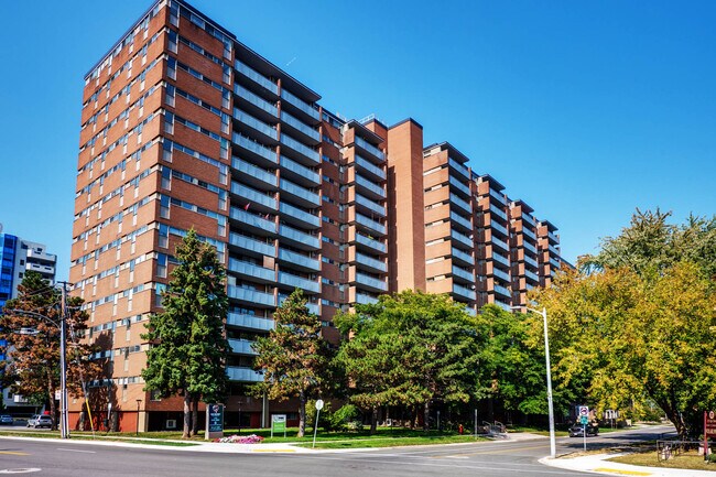 Photo du bâtiment - 1230 Whiteoaks Blvd