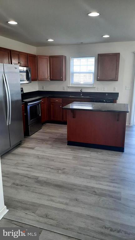 Foto del edificio - 829 Schooner Ln