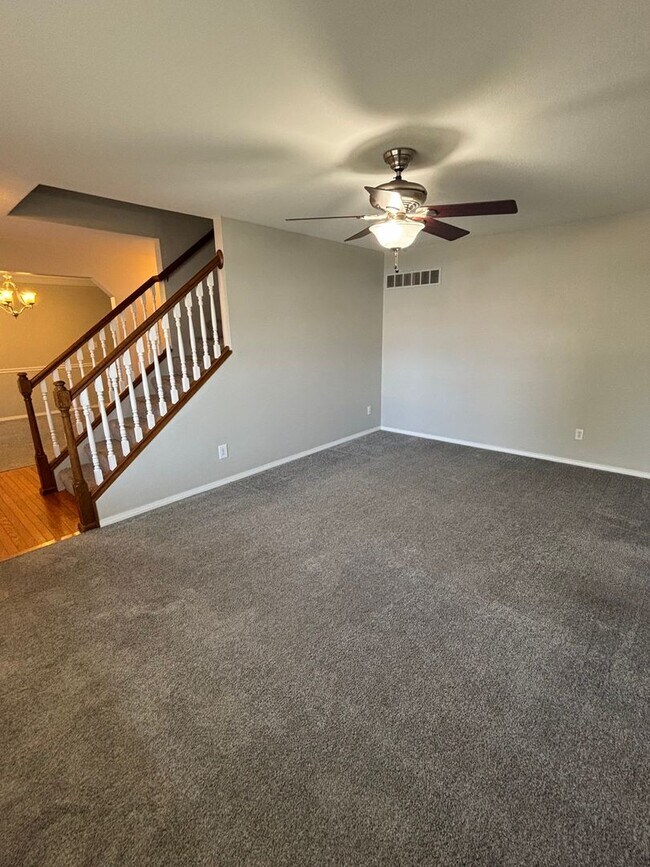 Foto del edificio - 423 Larkway
