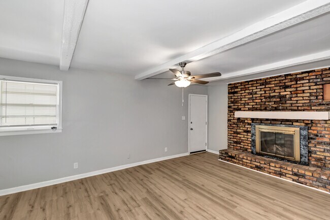 Building Photo - 4318 Balwin Dr SW