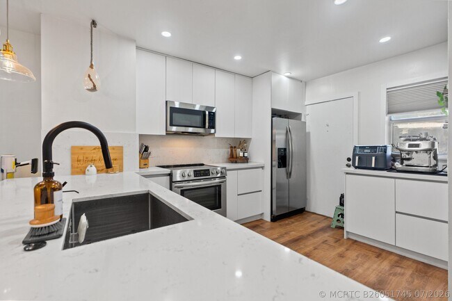 Foto del edificio - 6361 N Falls Cir Dr