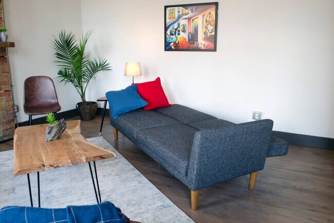 Foto del edificio - 1424 Pleasant St