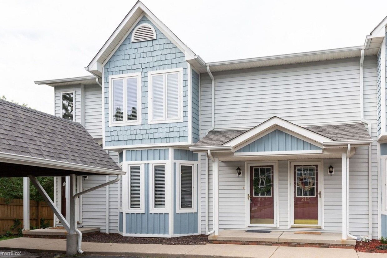 Primary Photo - 2 br, 2 bath Condo - 211 E Ann Arbor Trl