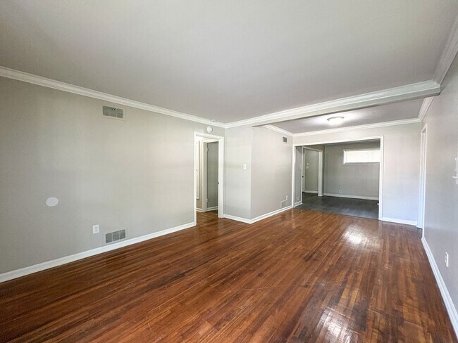 Foto del edificio - 4 bedroom, 2 bathroom house near Perkins and Willow / Colonial Acres area of Memphis