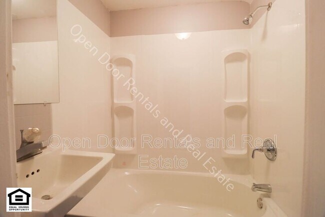 Foto del edificio - 603 1/2 N Jackson St