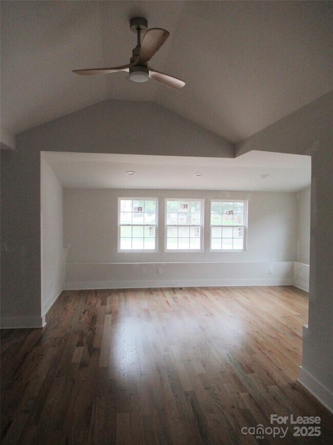 Foto del edificio - 723 S Cedar St